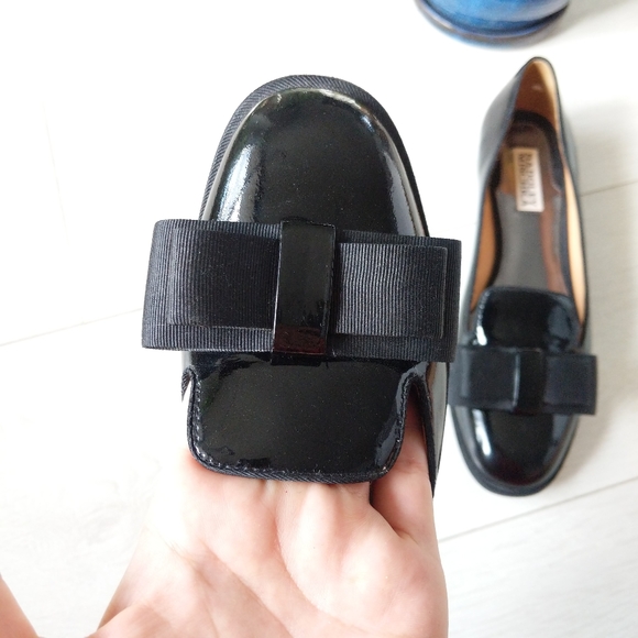 NWOT Badgley Mischka Patent Leather Bow Loafers - Picture 5 of 11